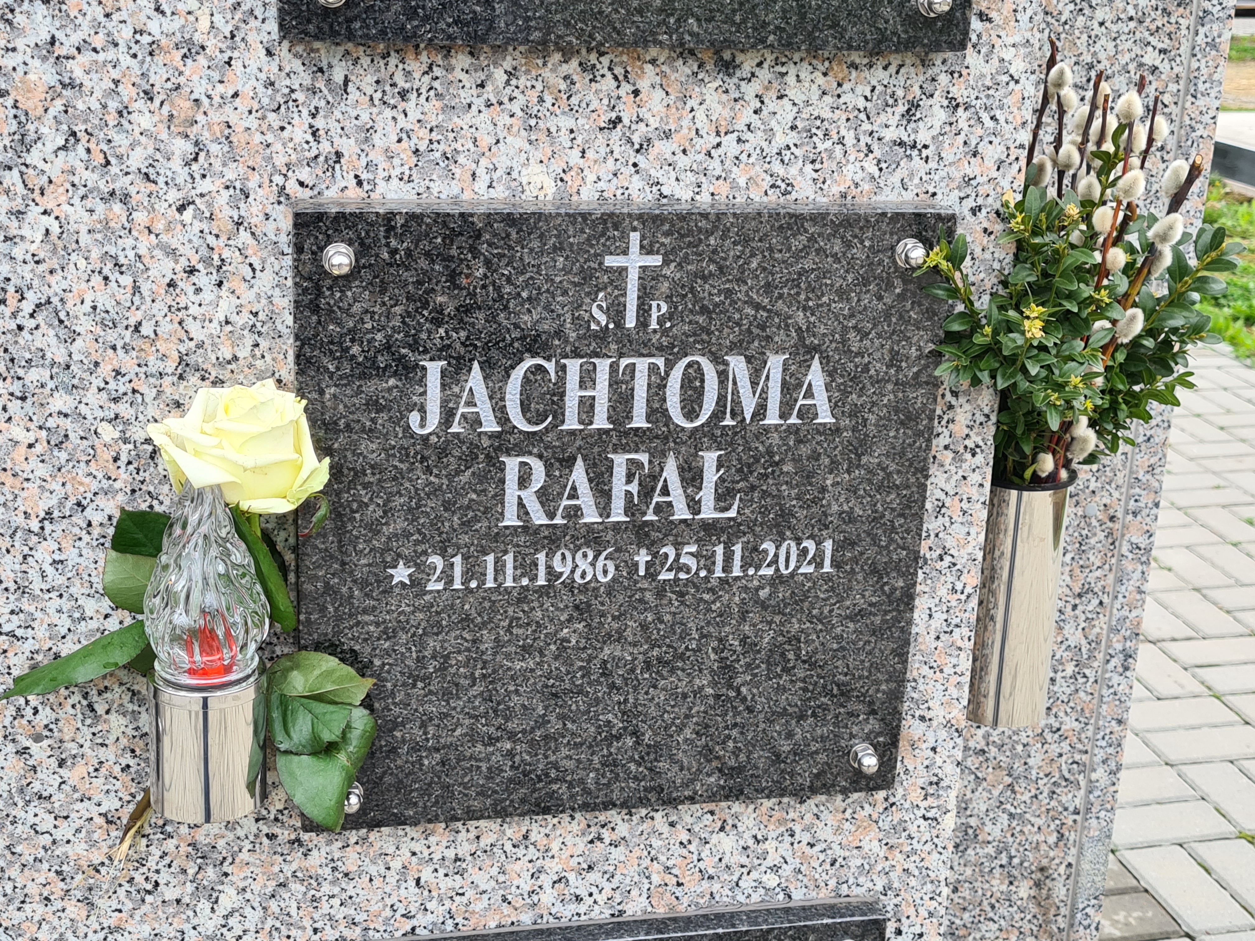 Rafał Jachtoma 1986 Mysłowice parafialny NSPJ - Grobonet - Wyszukiwarka osób pochowanych